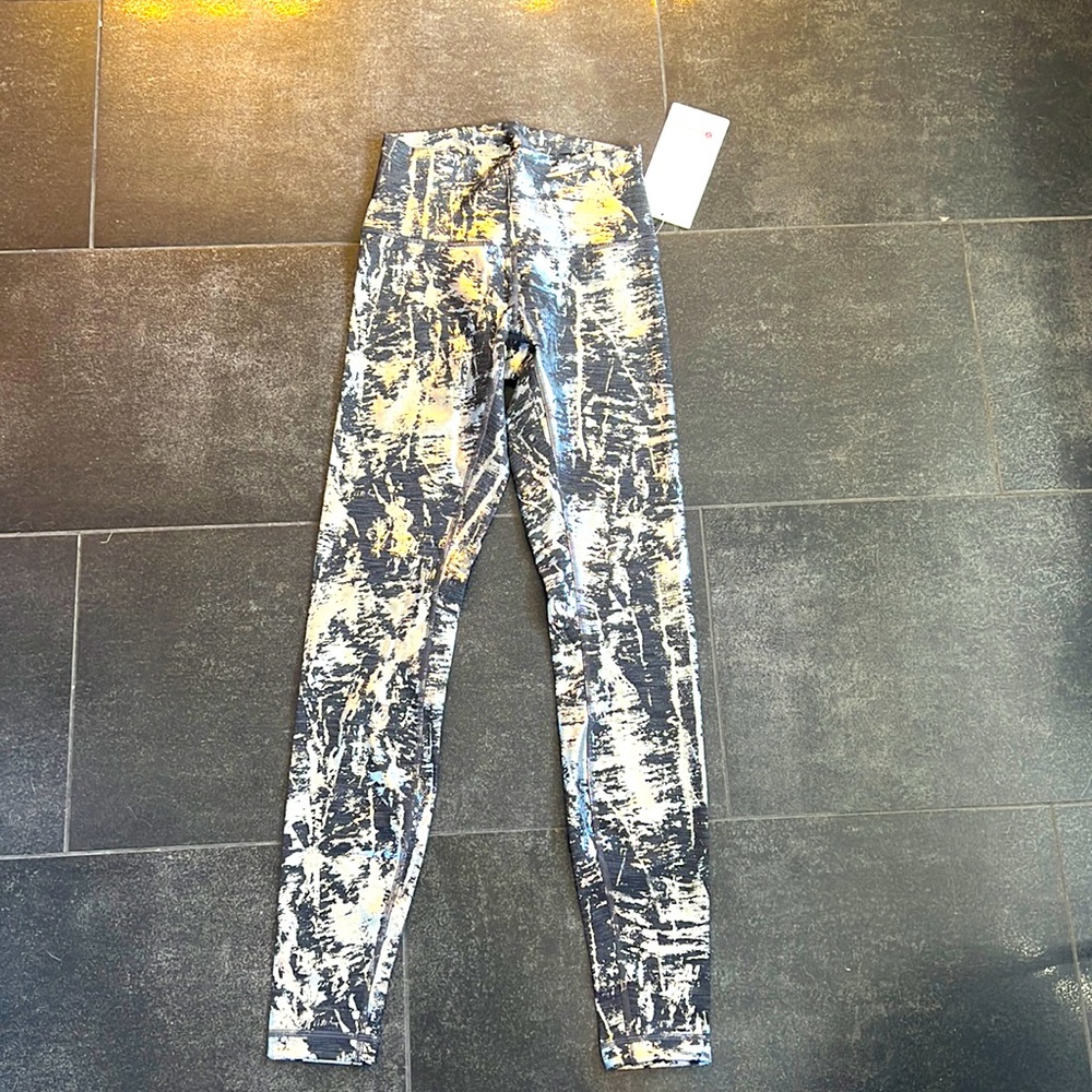 Lululemon wunder under tight - size 4